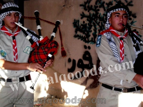 خاص : بالصور و الفيديو , رابطة جامعيي سلوان تستضيف الشاعر المهجر بلال عبدالله ببلده سلوان Ycf3u0c5j27o02c1c8yz