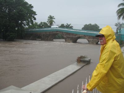 Cuba sigue recibiendo fuertes lluvias que están provocando graves inundaciones con miles de evacuados Rio%20yayabo%206