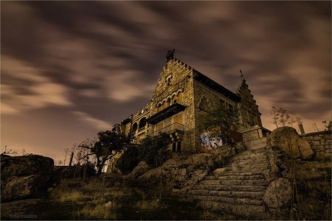 Los 12 lugares abandonados más espectaculares de España El-Canto-del-Pico-6-680x452