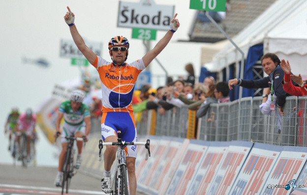 24.04.2011 24.04.2011 Vuelta Ciclista a la Rioja ESP 1.1 Denis_menchov_giro_italia_et05_G_2009_sirotti