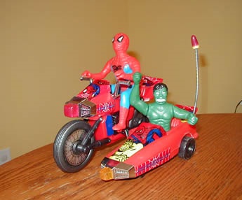 18 aberraciones Marvel halladas en bazares chinos 17.-SPIDER-SIDECAR