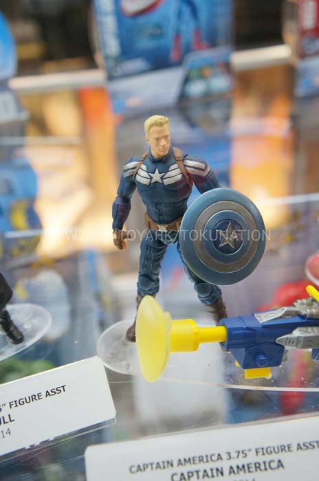 FILM >> "Capitán América: El Soldado de Invierno" (2014) Hasbro-capitan-america-soldado-invierno-sdcc-6