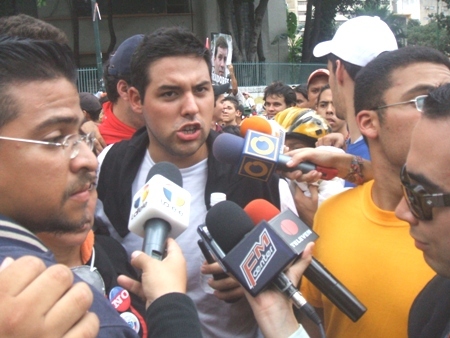 NIETO DE CUBANA : ESTUDIANTE GRAN RIVAL DE CHAVEZ ( FRAGMENTOS DE UNA ENTREVISTA ) Y UN VIDEO . Marchaestudiantes01