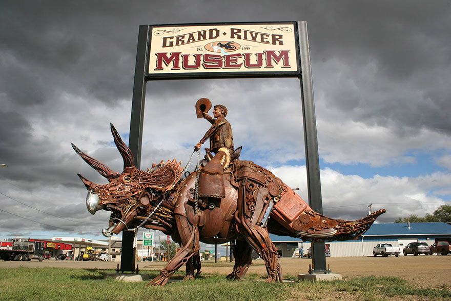 Un artiste transforme d’anciens équipements de ferme en de fabuleuses sculptures d’animaux.  Welded-scrap-metal-sculptures-john-lopez-9