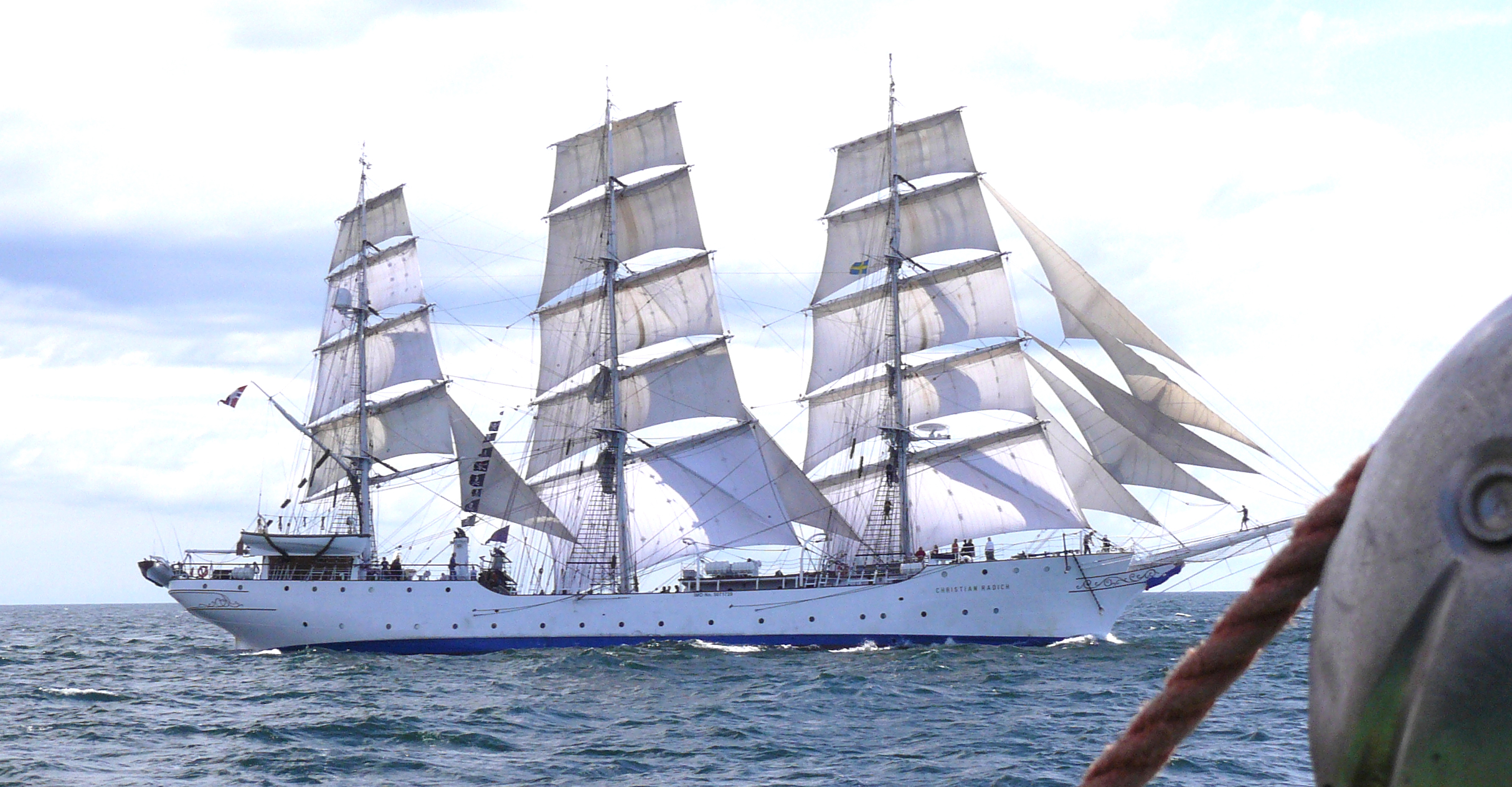 un bateau -ajonc- 14 août trouvé par Martine Christian_Radich_unter_Vollzeug-hq