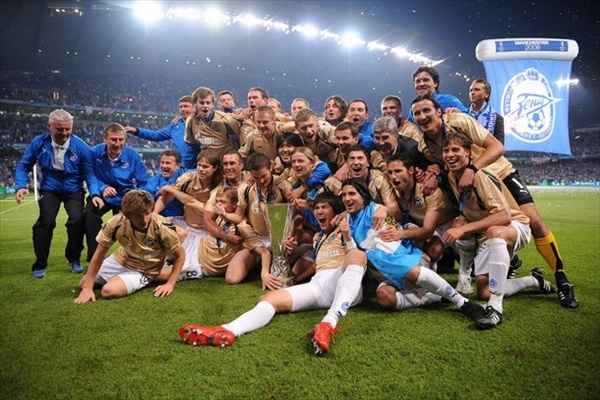 FIFA 11: Голы - Страница 2 Zenit_team_celebrates