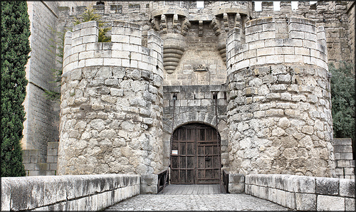 Brama Południowa Ampudia%20Castle%20gate