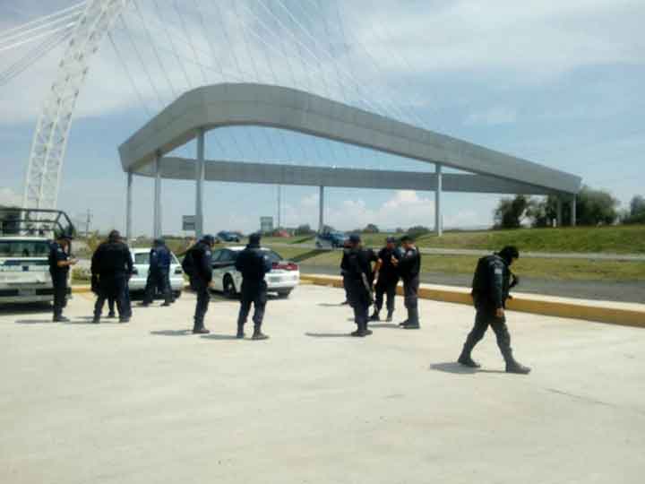 Policias - Banda de chupaductos asesina a policías en Puebla y agrede a militares - Página 2 1690244