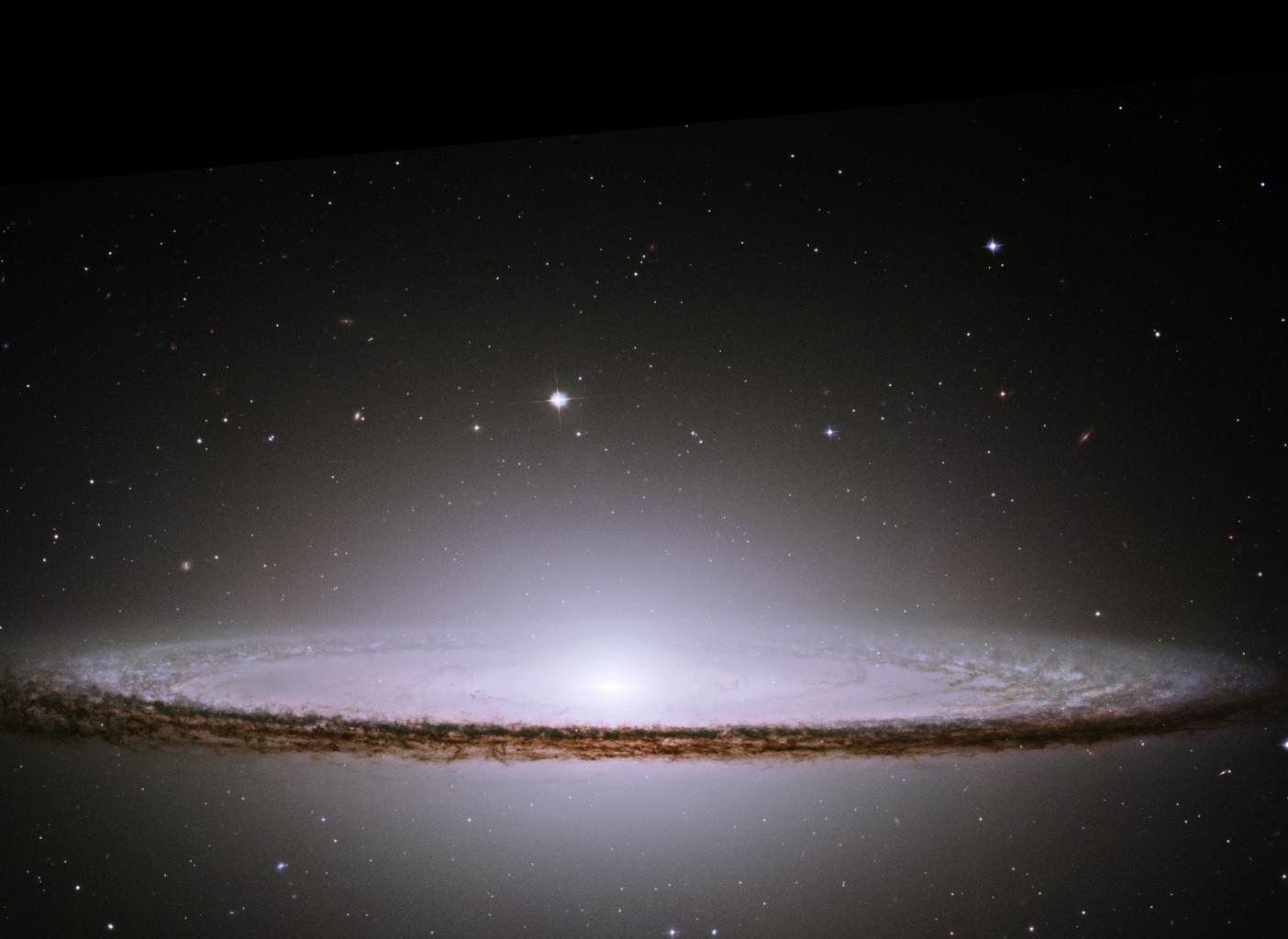 Uzay Sombrero_galaxy_big