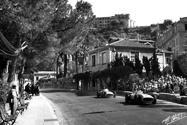 [pilote] Juan Manuel Fangio (1911-1995) Fangio-Moss_1955_Monaco_01_BC