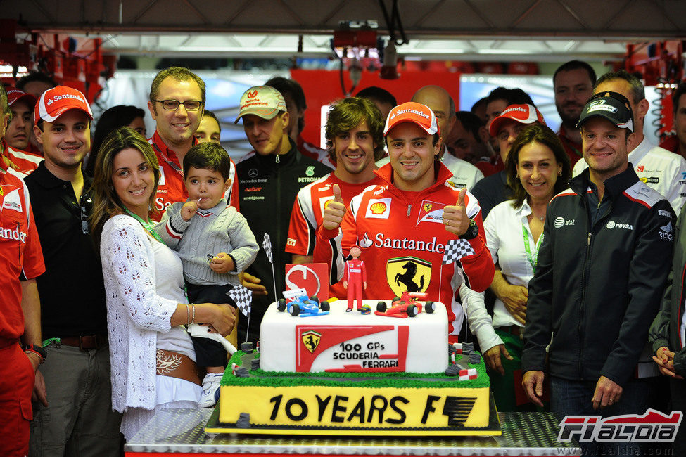 Presentacion Ferrrari X edicion 11589_felipe-massa-celebra-sus-10-anos-en-la-formula-1