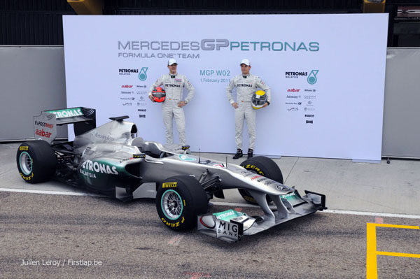 Mercedes presenta su nuevo monoplaza de 2011, el W02 005_small