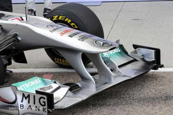 Mercedes presenta su nuevo monoplaza de 2011, el W02 006_small