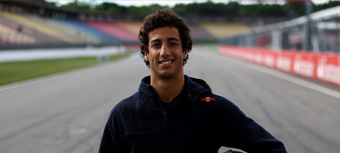 Ricciardo: "Mi objetivo es terminar carreras y adquirir experiencia" 001_small