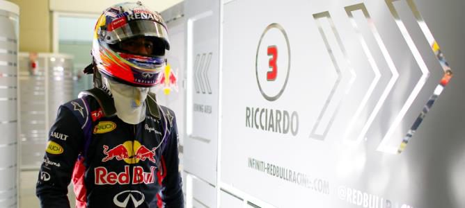 Daniel Ricciardo lidera con Red Bull el segundo día de test de la primera ronda en Barcelona 001_small