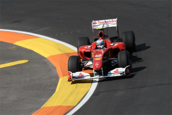 Alonso: "Silverstone no se adapta a nuestro coche" 001_small