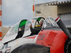 [Brasil] Aeronave T-28 Trojan pousa em Brasilia I11216185112111913