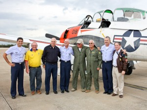 [Brasil] Aeronave T-28 Trojan pousa em Brasilia I1121618512759089