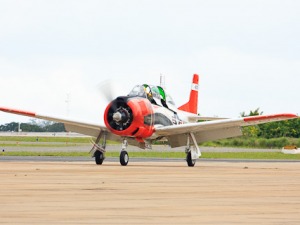 [Brasil] Aeronave T-28 Trojan pousa em Brasilia I1121618543651988