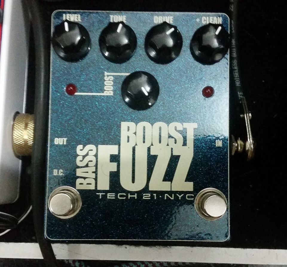 Tech 21 Bass Boost Fuzz 1