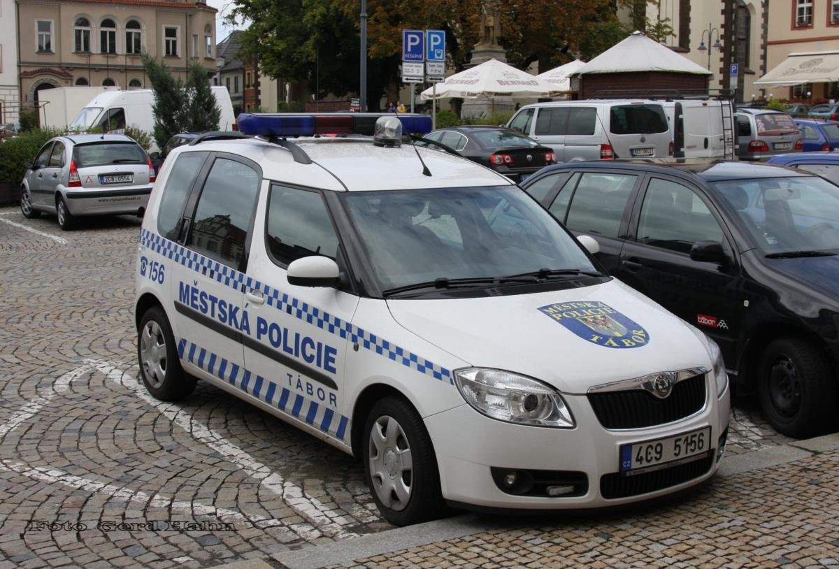 Skoda au service de la police - Page 7 Skoda-roomster-stadtpolizei-tabor-am-97806