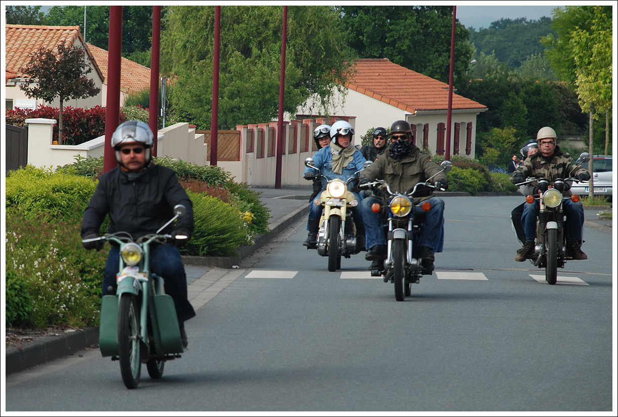 Les autres moyens de locomotions dans le garage ! - Page 5 CRM-2013-26