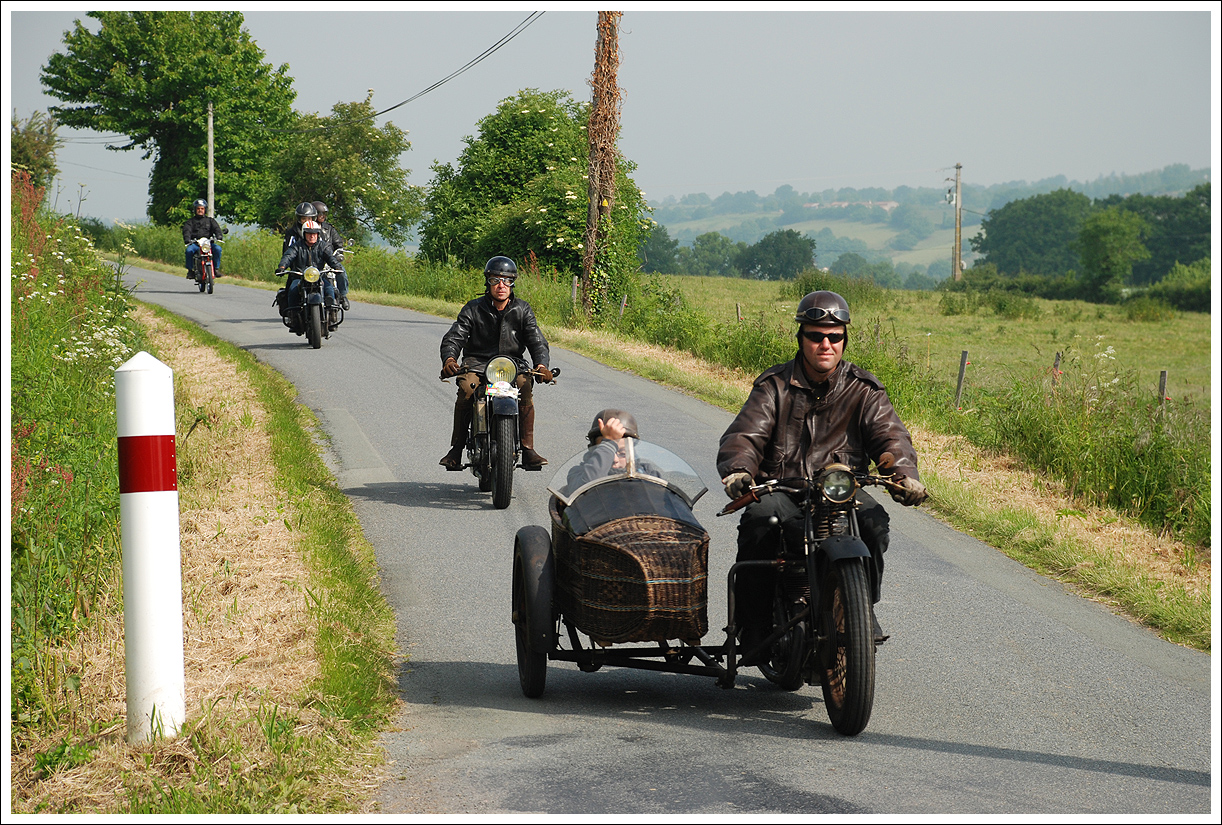 Les autres moyens de locomotions dans le garage ! - Page 5 CRM-2013-31