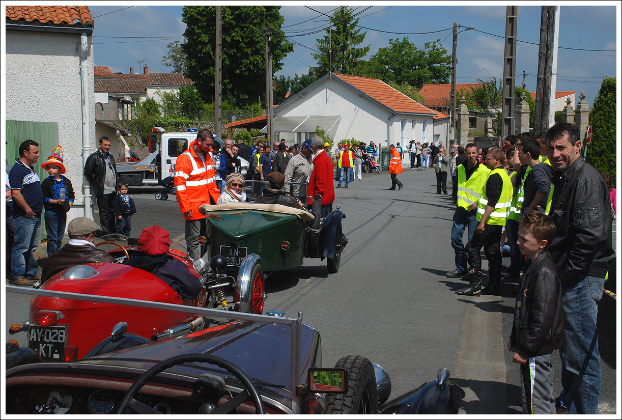 Les autres moyens de locomotions dans le garage ! - Page 5 CRM-2013-54