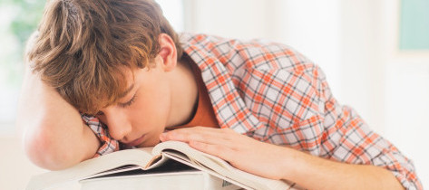 Les adolescents et la fatigue : comment les aider ? Adolescent-45975_473x210