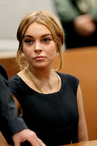 Lindsay Lohan necesita más terapia 789393734934lo