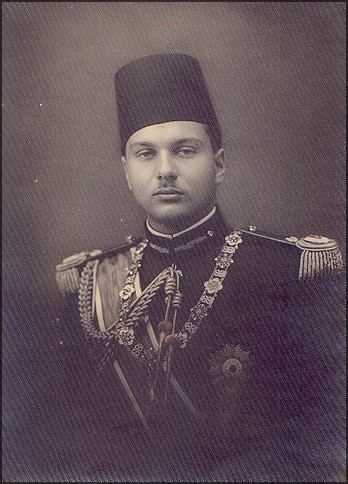 فاروق ملكا على مصر Farouk63