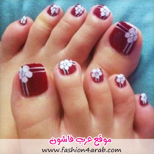 طلاء اظافر القدمين Toe-Nail-Art-Designs-for-Christmas-2012_08