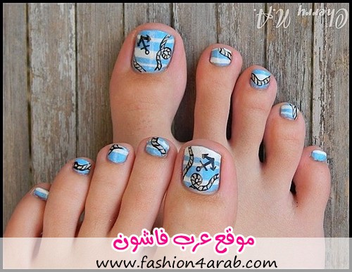 طلاء اظافر القدمين Toe-Nail-Art-Designs-for-Christmas-2012_09