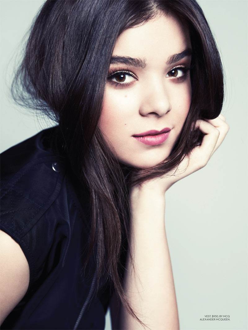 Les acteurs de Gone  FASHION-March-Feature-Hailee-Steinfeld-1