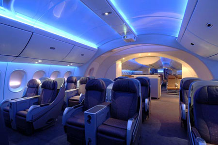 سرد بعض الحقائق عن الطائرات كمعلومات عامة وخفيفة للأعضاء بالصور Boeing_787_Dreamliner_inside