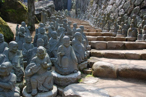 Votre image à vous (Période du 11/01/14 au 11/08/14) - Page 37 500-rakan-statues-at-daishoin-temple-miyajima