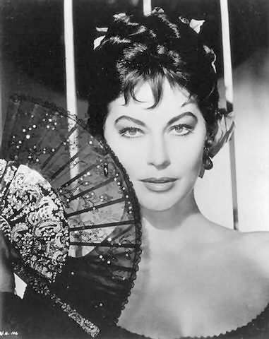 Biografias de grandes estrellas del cine Selene-ava_gardner_04