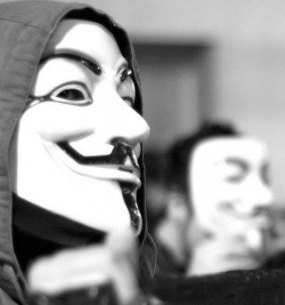 Anonymous deixam recado para Hugo Chavez Tugatech_21-59-13-23