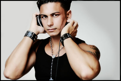 100k giveway!!!!!!!!!!!!!!!!!!!!!!!!!! - Page 2 DJ-Pauly-D