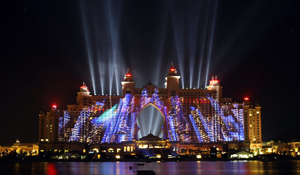 دبــــيْ بُلدْ العًجآئِب ..!! Atlantis_hotel_opening_01