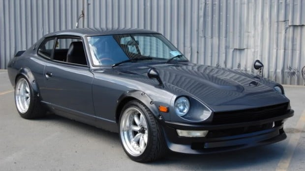 Por que os carros japoneses tinham retrovisores nos para-lamas? 260z016-620x349