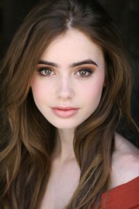 Personajes Cannon: Semidiosas Lily-Collins-200x300