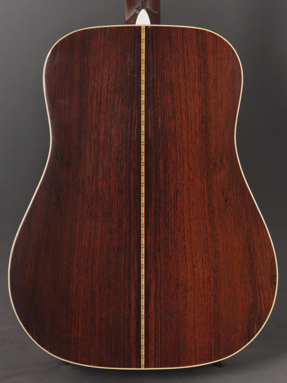 Le choix des bois pour un luthier D28-1013-BB
