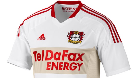 Opiniones sobres las equipaciones de 2012 New-Bayer-Leverkusen-Jersey-2011