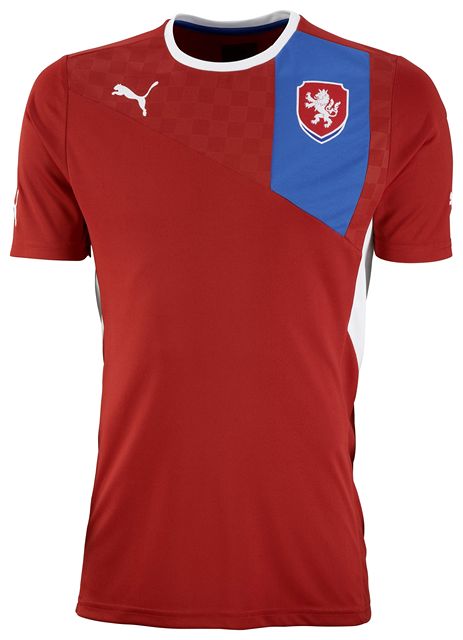 New Kits 2012/13 - Page 2 New-Puma-Czech-Republic-Kit-2012-Euro