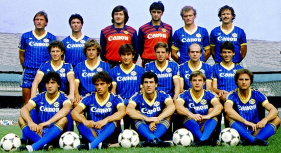 FOTOS HISTORICAS O CHULAS  DE FUTBOL - Página 20 Hellas-verona-1985-squad