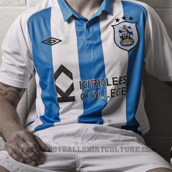 League One - Página 8 Huddesfield_home_1112_umbro_home_1