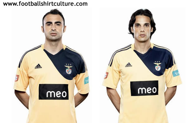 فانلة النادي الأهلي  - Page 2 Benfica-10-11-adidas-away-shirt-2