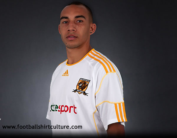 فانلة النادي الأهلي  Hull-city-10-11-adidas-away-kit