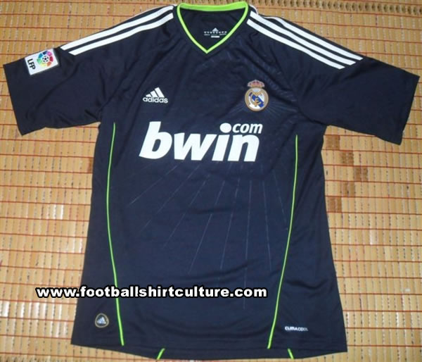 Maillots Saison 2010/2011 Real-madrid-10-11-adidas-away-shirt-leaked-2